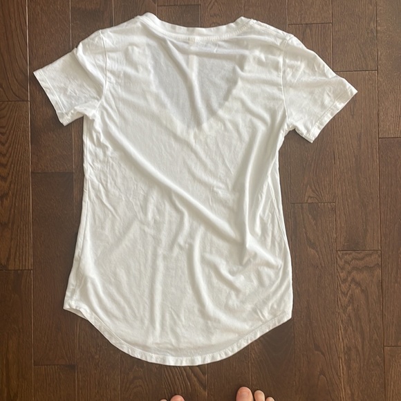 The Group by Babaton Foundation V-neck T-shirt, Size: XS, white - Picture 2 of 4